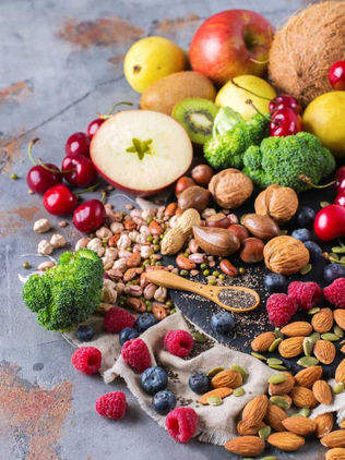 Contagios por coronavirus serían “mermados” con buena alimentación