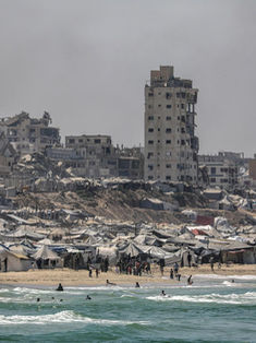 Cientos de miles de gazatíes dudan si evacuar al sur de Gaza porque "está superpoblado"