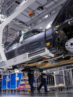 México dice que medidas de EUA sobre automóviles ponen al país en ventaja