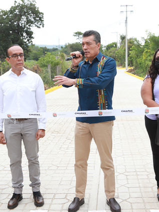 En Suchiapa, Rutilio Escandón inaugura obras de infraestructura educativa y de vialidad