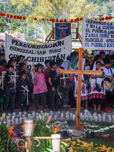 Marchan por justicia a un mes del asesinato del padre Marcelo Pérez en el sur de México