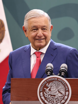 Se defiende AMLO; advierte denunciará al juez octavo, Martín Santos