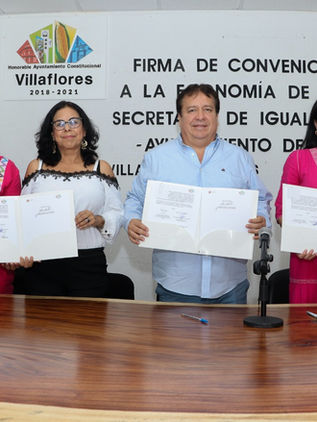 Firman convenio de apoyo a la economía de mujeres en Villaflores