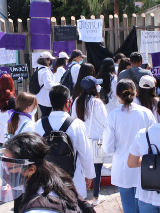 Estudiantes exigen justicia por el deceso de joven doctora
