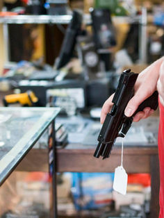 Tribunal de EU mantiene ley que limita el porte de armas en Nueva York