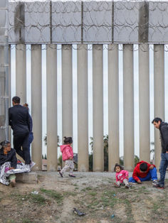 Pareja rusa traficante de migrantes es detenida en Tijuana