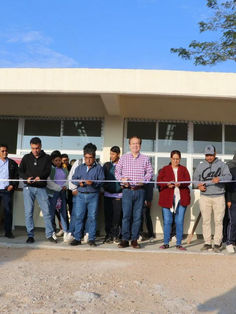 En Nuevo México Mariano Rosales entrega aula didáctica