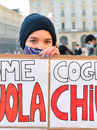 Europa, con récord de muertes, busca evitar que los casos repunten en Navidad