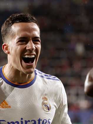 Acarician el título