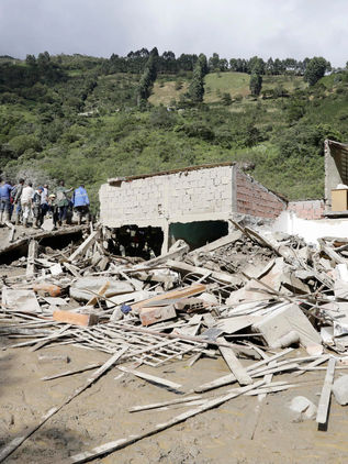 Suspenden búsqueda de desaparecidos en avalancha en Colombia