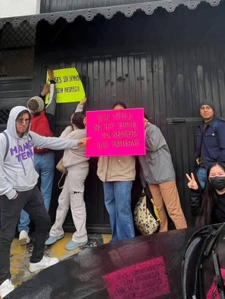 Egresados de Medicina alzan la voz y toman la UBBJ por atraso en títulos