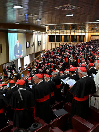 El cónclave más internacional, con una media de edad de 72 años