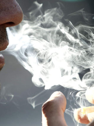 Activistas señalan a bares y restaurantes que violan la Ley Contra Exposición al Humo de Tabaco