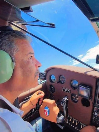 El Capi Camacho, reforestando desde los aires