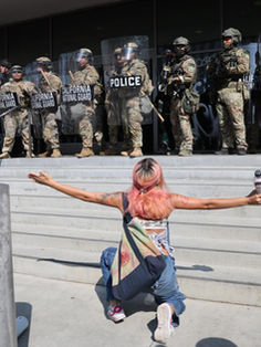 La amenaza de más efectivos no acalla las protestas de Los Ángeles