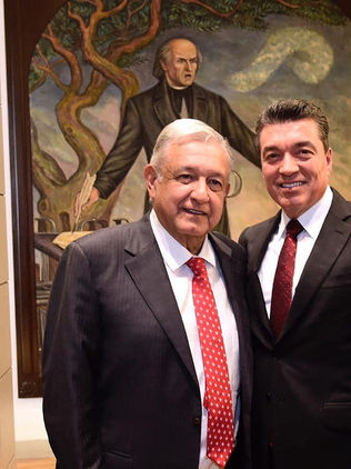 Asiste Rutilio Escandón a entrega de Medalla Belisario Domínguez