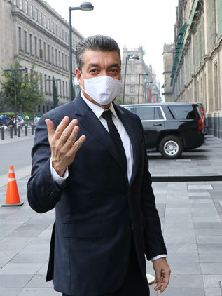 Ninguna familia damnificada se quedará sin recibir apoyos, reiteran AMLO y Rutilio Escandón