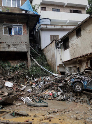 Un temporal deja casi un centenar de muertos en la ciudad imperial de Brasil