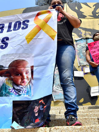 Papás de niños con cáncer exigen el abastecimiento de medicamentos oncológicos