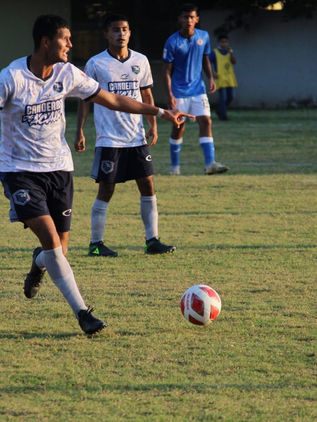 Canoeros somete a Lagunas