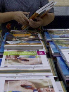 Libros de texto gratuitos recuperan inculcación de los valores comunitarios como la solidaridad