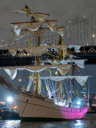 Buque Cuauhtémoc navegaba sin asistencia de remolcador