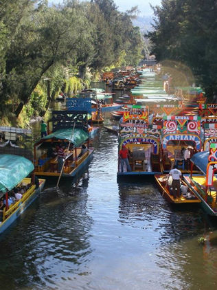 Xochimilco anuncia cero alcohol y salvavidas obligatorio en trajineras