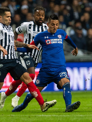 Rayados toma ventaja en el partido de ida ante Cruz Azul