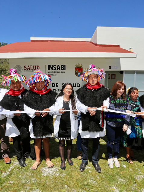 Inaugura Rutilio Escandón Centro de Salud en Chenalhó