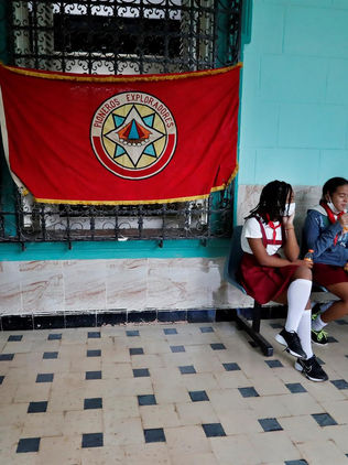 Regresan a las aulas cubanas más de 600.000 estudiantes tras la pausa por covid