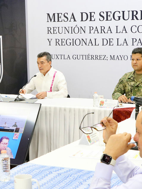 Rutilio Escandón felicita y reconoce a las madres chiapanecas