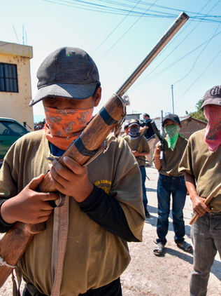 Niños de entre seis y 11 años se unen a policía comunitaria de Guerrero