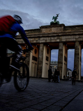 Alemania mantiene las restricciones hasta enero, pero las relajará en Navidad