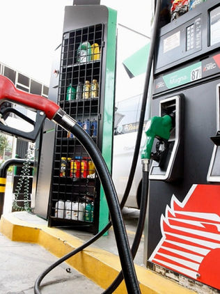 Anuncian 'estímulo adicional' para mantener precio de la gasolina