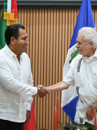 Eduardo Ramírez sostuvo una reunión con el embajador de Guatemala en México, Edgar Armando Gutiérrez Girón
