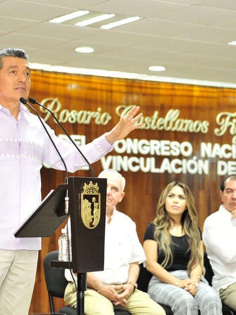 Trabajamos juntos por una transformación educativa de fondo: Rutilio Escandón