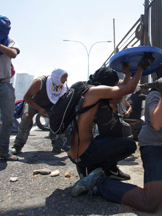 Fallido alzamiento en Venezuela ha dejado cinco muertos y 233 detenidos