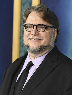 Entregan postulación de Guillermo del Toro a Medalla Belisario Domínguez