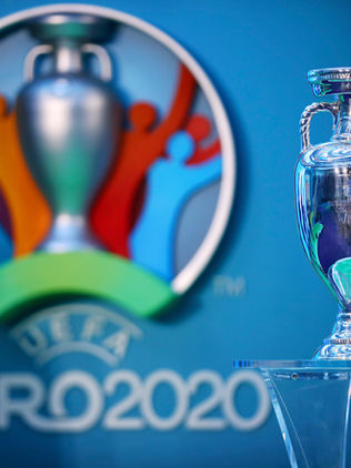 Pospone UEFA la Eurocopa