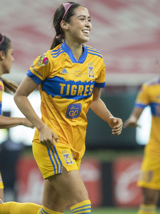 Ajustan competencia en México