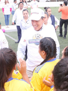 Llama Rutilio Escandón a seguir trabajando para erradicar la violencia de género