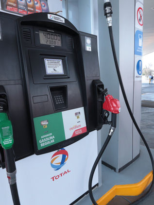 Anuncia estímulo fiscal para gasolina Premium