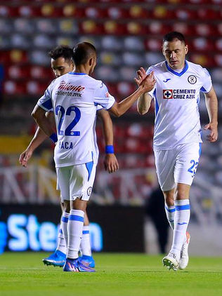 Pablo Aguilar deja al Cruz Azul después de ganar cinco títulos