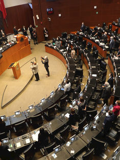 Diputados aprueban que empresas asuman pago de luz e internet en home office