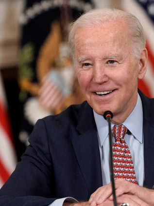 Biden firma una ley para dar fin a la emergencia sanitaria por la pandemia