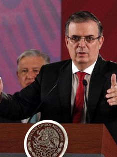 "Series de narco promueven imagen injusta de México", Ebrard