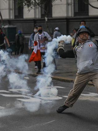 Aumenta a sie7e la cifra de muertos en protestas de Perú en 24 horas