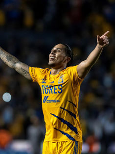 Los Tigres UANL rescatan en el descuento empate ante el Santos Laguna
