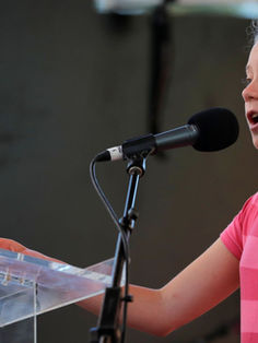 Senado invita a México a joven activista Greta Thunberg