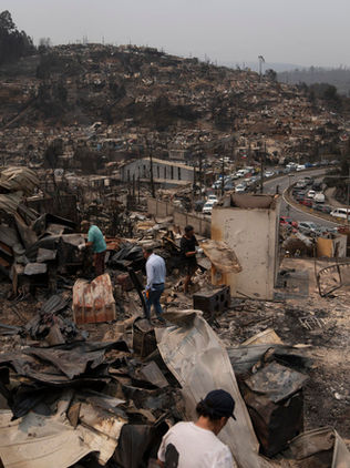 Detienen a sospechoso de provocar incendio en Chile; van 20 víctimas